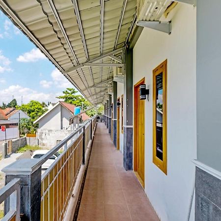 Oyo 90325 Pondok Dnayu Syariah Jarakan Exterior foto